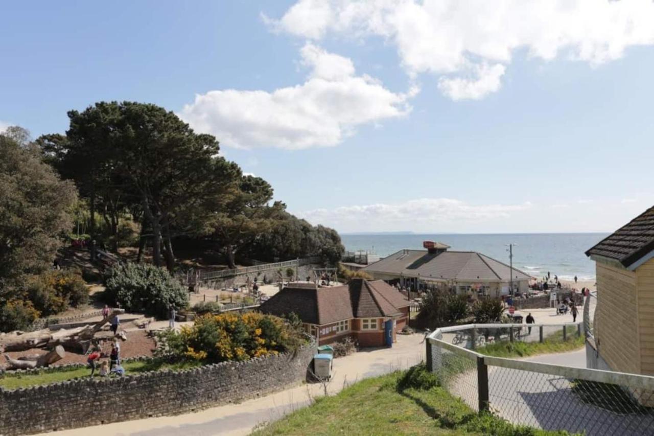 Flat-C, 4 Adults, 20 Mins To Beach, Netflix, Wifi, Sleeps 4 Adults Bournemouth Exterior photo